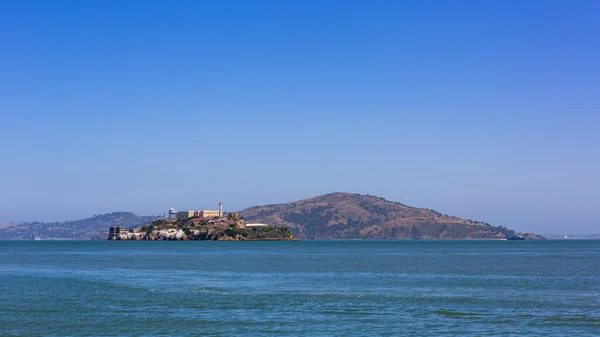 Een Prachtig Uitzicht Zee Nabij Bergen San Francisco Verenigde Staten — Stockfoto