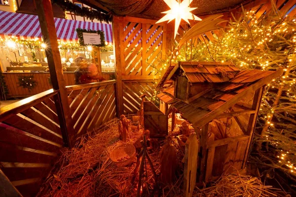 Regular Horizontal Shot Wooden Booth Lots Lights Christmas Attraction Park — Stock Photo, Image