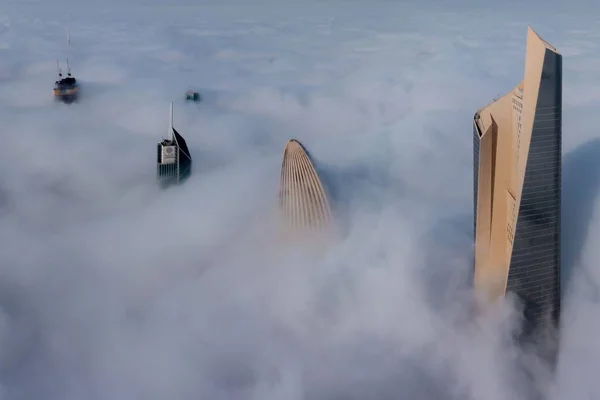 Eine Luftaufnahme Des Spektakulären Hamra Tower Wolkenkratzers Der Sich Über — Stockfoto