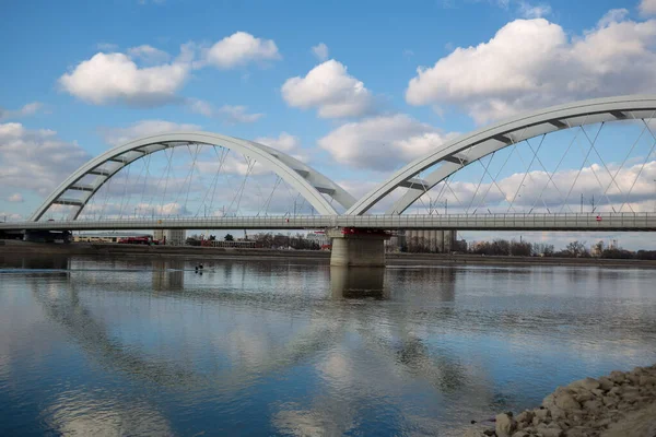 Una Vista Panorámica Del Puente Zezelj Sobre Río Danubio Novi — Foto de Stock