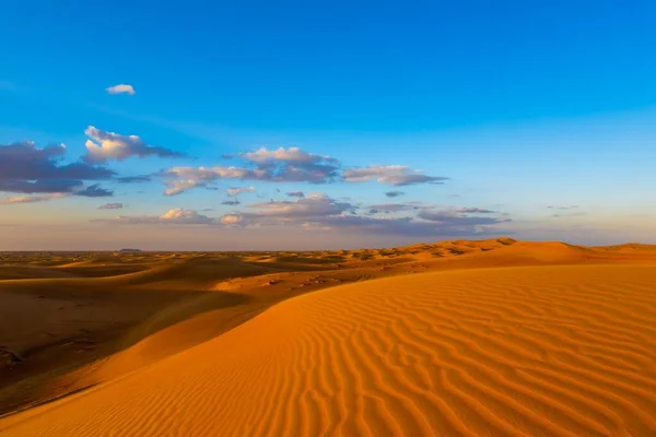 Gyönyörű Kilátás Sivatagra Kék Alatt — Stock Fotó