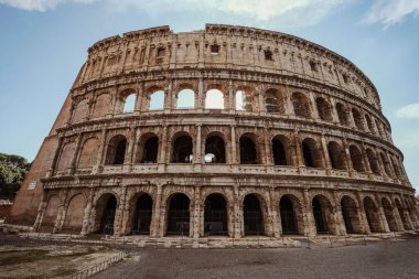 Ünlü Colosseum 'un güzel bir manzarası.