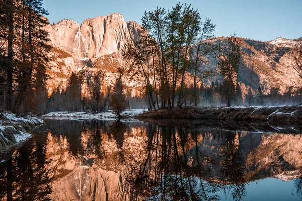 Reflection Picturesque Nature Scenic Mirror Lake Yosemite National Park Usa — Stock Photo, Image