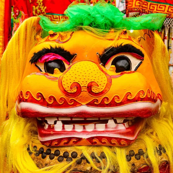 Крупный План Золотого Китайского Льва Маске Дракона Фестивале Честь Китайского — стоковое фото