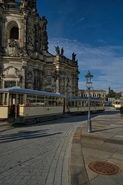 Вінтажний Трамвай Вулиці Міста Історичному Центрі Дрездена — стокове фото