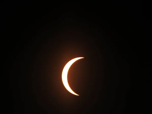 Gros Plan Éclipse Solaire Sur Fond Noir Vue Église Baptiste — Photo