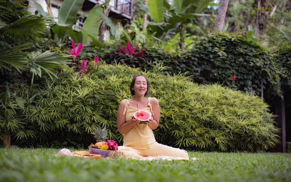 Young Woman Eating Watermelon Enjoying Picnic Variety Tropical Fruits Park — Stock Photo, Image