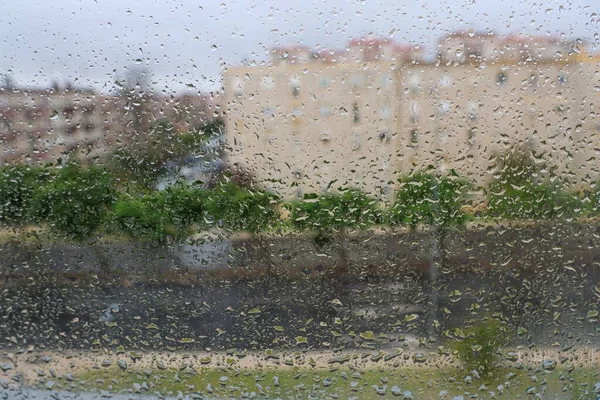 Veduta Della Città Lisbona Attraverso Vetro Umido Una Giornata Piovosa — Foto Stock