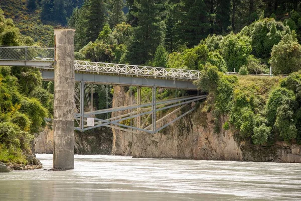 Μια Γέφυρα Πάνω Από Τον Ποταμό Ρακαία Στη Νέα Ζηλανδία — Φωτογραφία Αρχείου