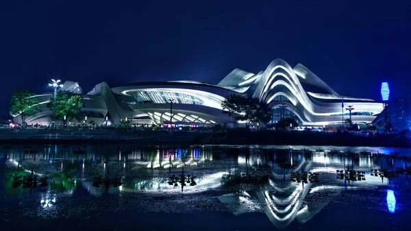 Plan Panoramique Théâtre Chant Tambour Fleur Changsha Nuit Réfléchissant Dans — Photo