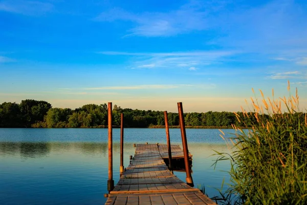 イリノイ州メンドータのカクシャ湖での朝 — ストック写真