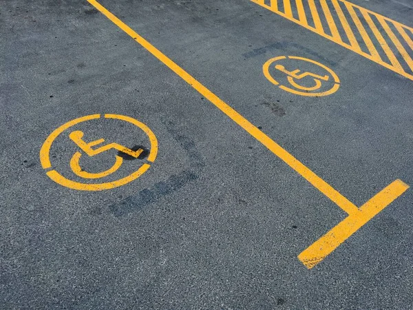 Ένας Χώρος Στάθμευσης Πινακίδες Ειδικές Ανάγκες — Φωτογραφία Αρχείου
