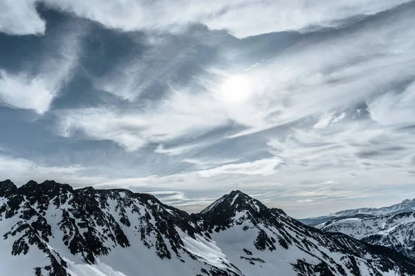겨울철에 피레네산맥 상공을 촬영하는 — 스톡 사진