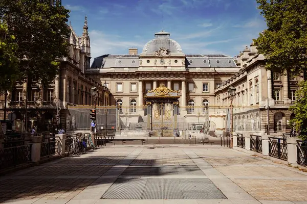 Paris Teki Adalet Sarayı Nın Güzel Manzarası — Stok fotoğraf