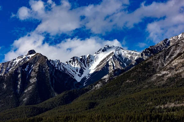 Живописный Вид Горы Кэнмор Альберте Канада — стоковое фото