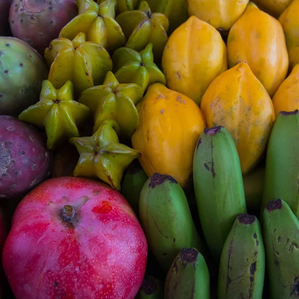 Close Frutas Tropicais Frescas Mercado — Fotografia de Stock