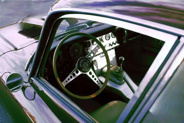 加拿大弗林奇市1966年Xke美洲虎内部仪表盘和方向盘 — 图库照片