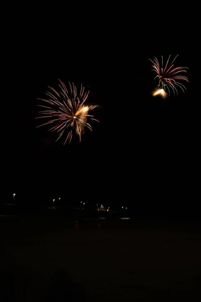 Fuegos Artificiales Disparan Desde Muelle Newport Beach Para Iniciar Celebración — Foto de Stock