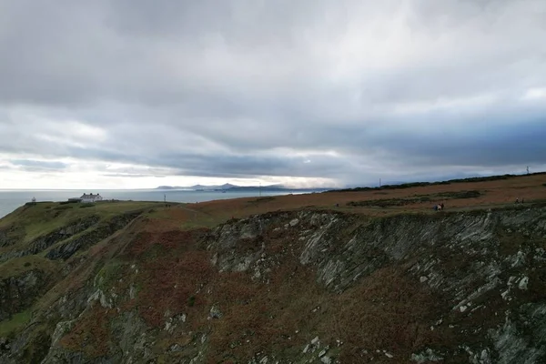 Kıyıdaki Kayalık Bir Yamacın Havadan Görünüşü — Stok fotoğraf