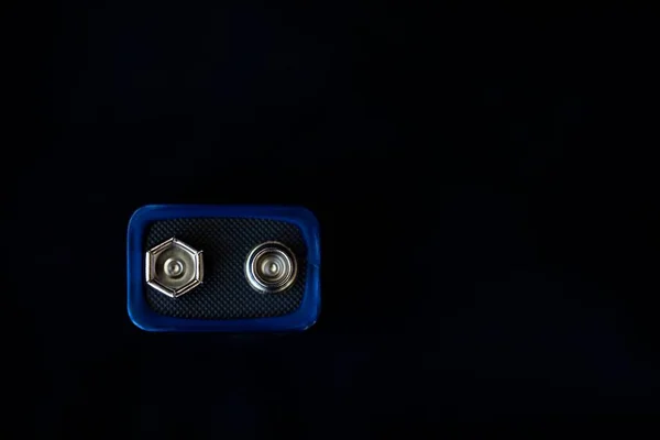 Closeup Top View Type Battery Blue Edges Black Background — Stock Photo, Image