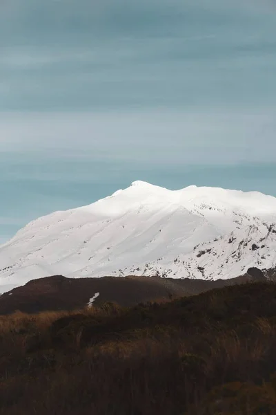Μια Όμορφη Θέα Του Βουνού Ruapehu Στη Νέα Ζηλανδία Κάτω — Φωτογραφία Αρχείου