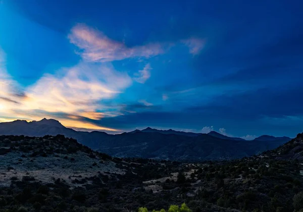 Красивый Снимок Горных Пейзажей Время Восхода Солнца — стоковое фото