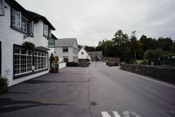 Prachtige Cottage Stad Cong Ierland Rustige Man Filmlocatie — Stockfoto