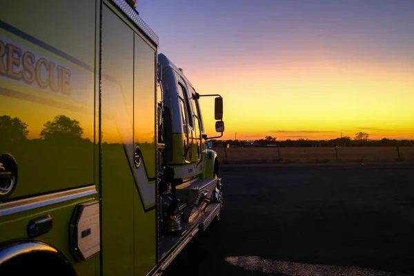 Närbild Brandbil Med Solnedgång Bakgrunden Texas — Stockfoto