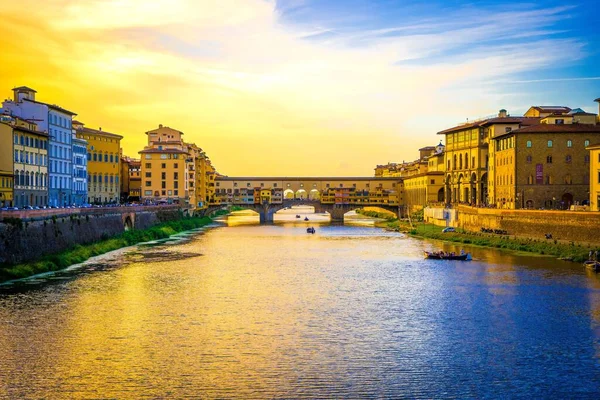 Famoso Ponte Vecchio Con Una Hermosa Puesta Sol — Foto de Stock