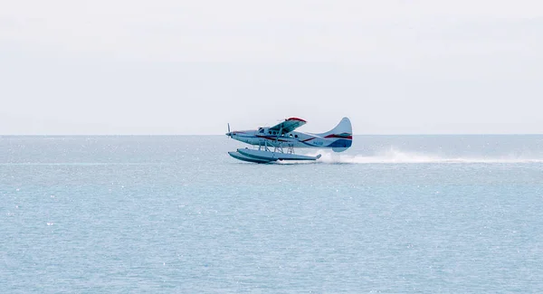 Horizontal View Blue White Seaplane Landing Dry Tortugas United States — Stock Photo, Image