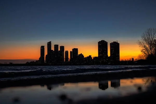 Horizontale Sicht Auf Torontos Orangefarbene Skyline Bei Sonnenuntergang Mit Den — Stockfoto