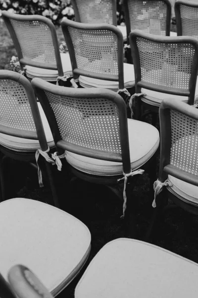 Grayscale Vertical Wedding Chairs Outdoor Hall — Stock Photo, Image