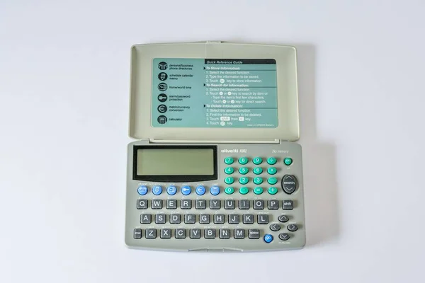 Stary Osobisty Elektroniczny Organizer Olivetti K002 Białym Tle — Zdjęcie stockowe