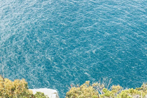 Het Heldere Blauwe Zeewater Een Zonnige Dag — Stockfoto