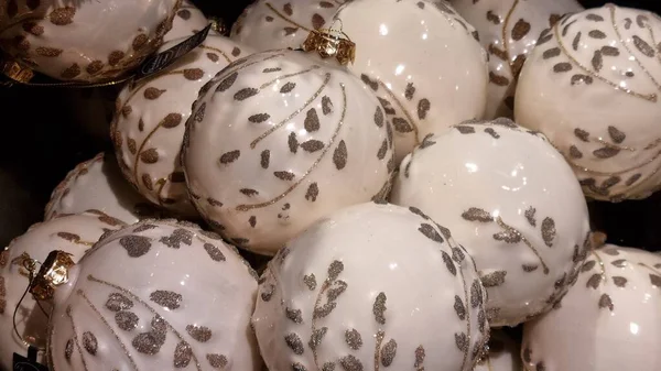 Close Ornamentos Árvore Natal Branco — Fotografia de Stock