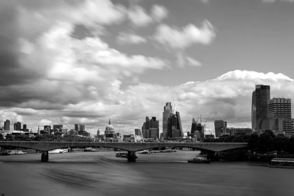 Gråskalig Bild Londons Skyline — Stockfoto