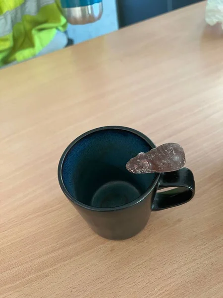 Une Vue Dessus Une Tasse Avec Chocolat Forme Souris — Photo