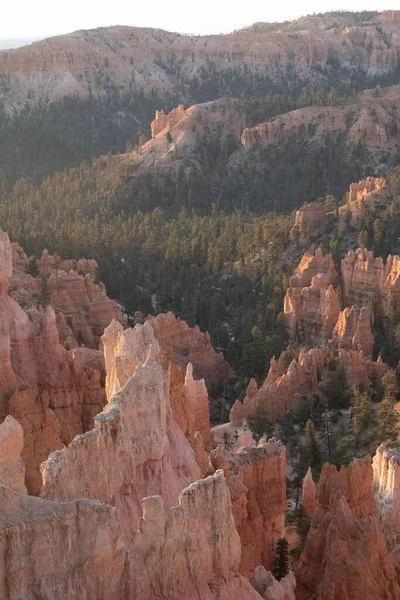 Красивый Геологический Пейзаж Скальными Формациями Национальном Парке Брайс Каньон Штат — стоковое фото