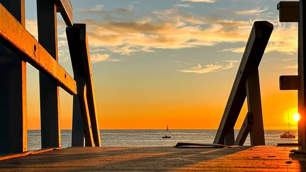 Pôr Sol Uma Praia Los Angeles Com Silhueta Torre Lifeguard — Fotografia de Stock
