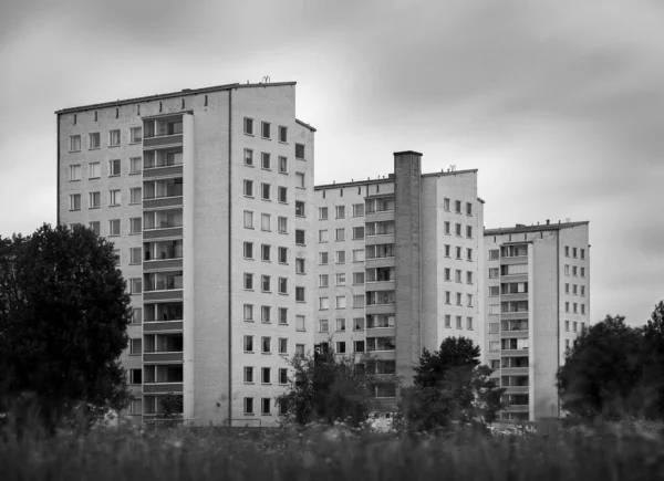 Grayscale Shot Apartment Buildings — Stock Photo, Image