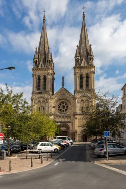 Eglise Notre Dame Cherbourg 'un dikey çekimi.