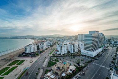 Tanger şehir merkezindeki binaların panoramik görüntüsü