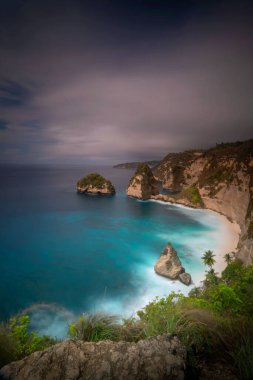 Nusa Penida adası Bali 'deki Elmas Sahili' nin havadan görünüşü