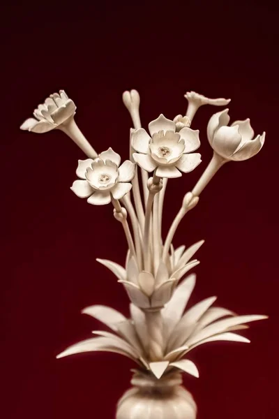 Floransa Fildişi Bir Çiçek Heykeli — Stok fotoğraf
