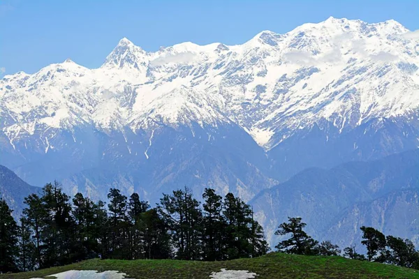 Krásný Výhled Zasněžené Hory Modré Nebe Uttarakhand Indie — Stock fotografie