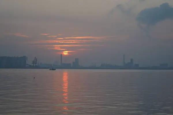 Peaceful Scene Reflected Sea Water Surface Sunrise — Stock Photo, Image