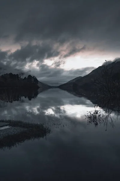 苏格兰的Loch Shiel湖纵断面 — 图库照片