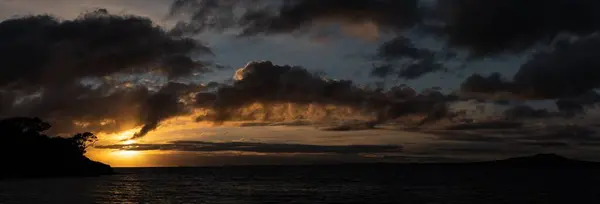 Panoramic Shot Glowing Bright Sunset Sky Seashore — Stock Photo, Image