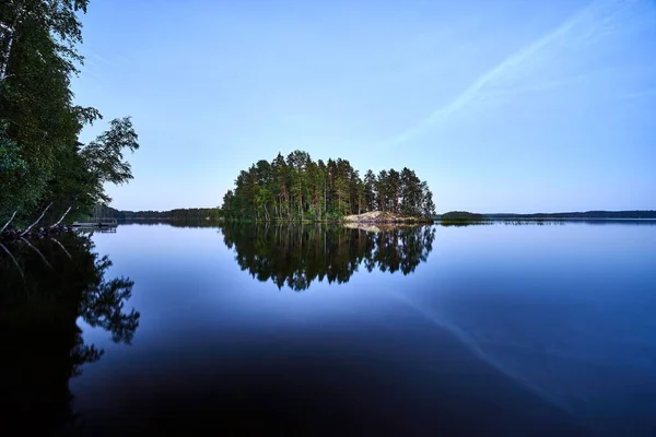 Gündüz Finlandiya Ruotsalanien Gölü Nün Güzel Bir Görüntüsü — Stok fotoğraf
