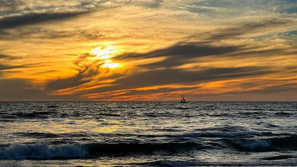 Pôr Sol Colorido Ilumina Praia Cais Oceano Los Angeles — Fotografia de Stock